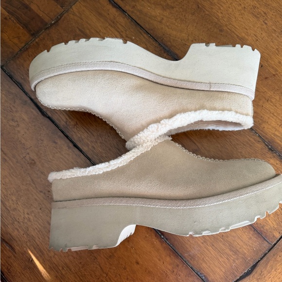 UGG Women's Tan Suede Mules - Picture 4 of 9